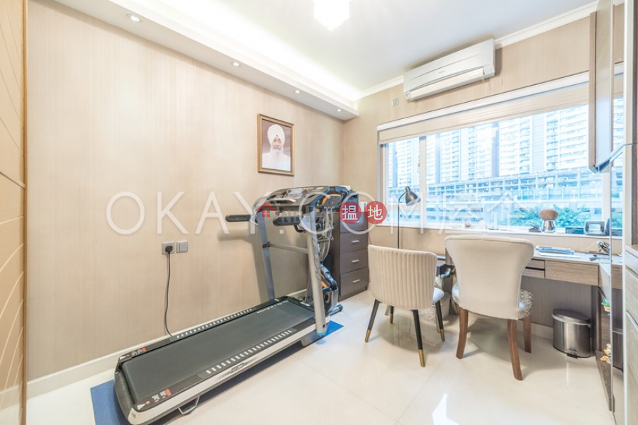 Efficient 4 bedroom with balcony & parking | For Sale | Block 45-48 Baguio Villa 碧瑤灣45-48座 Sales Listings