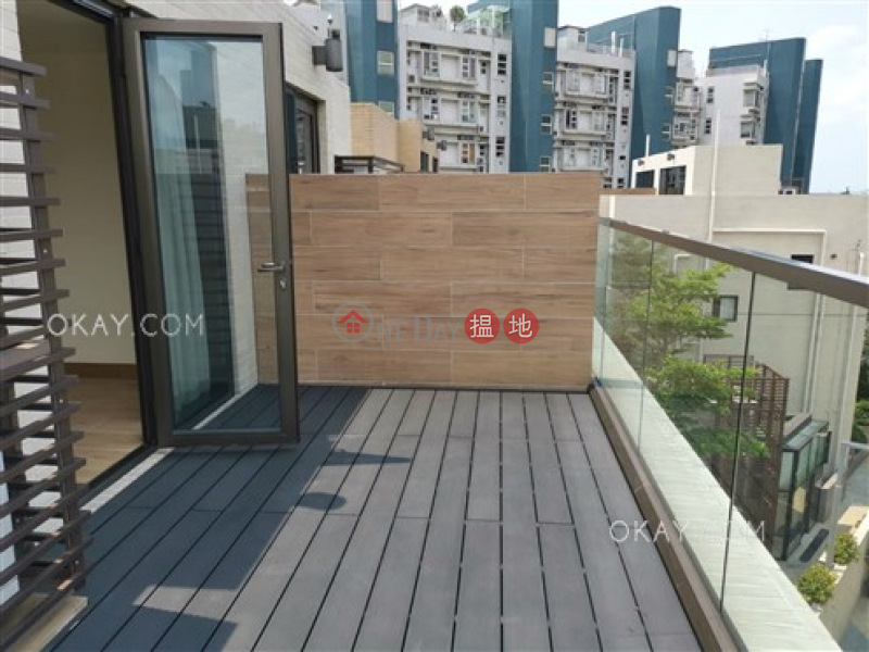 HK$ 32.88M Jade Grove Tuen Mun, Exquisite house with rooftop, balcony | For Sale