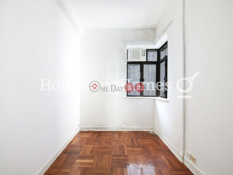 HK$ 30,000/ month 16-18 Tai Hang Road, Wan Chai District 3 Bedroom Family Unit for Rent at 16-18 Tai Hang Road