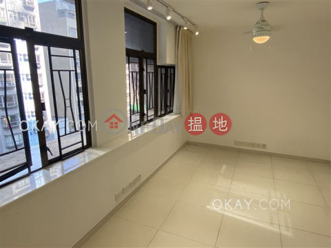 Luxurious 1 bedroom in Mid-levels West | For Sale | Robinson Crest 賓士花園 _0