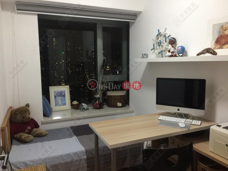 Property Search Hong Kong | OneDay | Residential Sales Listings | Two bedrooms, one suite, and one study in The Harbourside