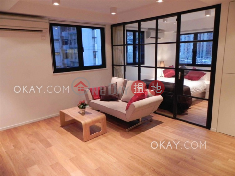 Generous 1 bedroom in Sheung Wan | Rental | Kelford Mansion 啟發大廈 _0