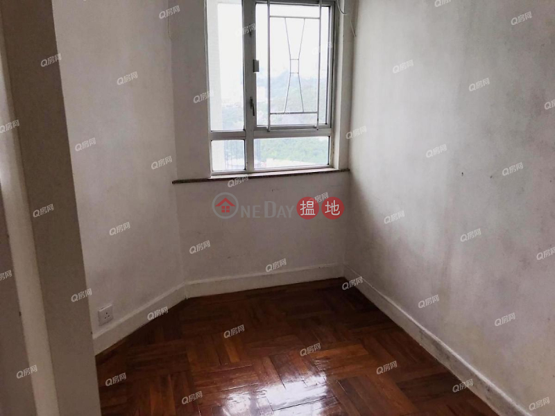 Property Search Hong Kong | OneDay | Residential | Rental Listings | South Horizons Phase 2, Yee King Court Block 8 | 3 bedroom High Floor Flat for Rent