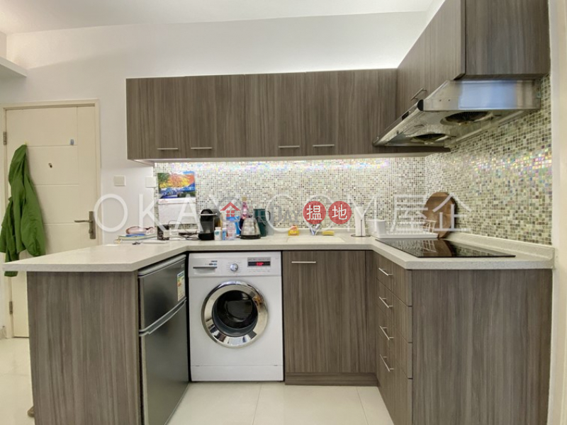 HK$ 6.3M | Unique Tower | Wan Chai District | Popular 1 bedroom in Happy Valley | For Sale