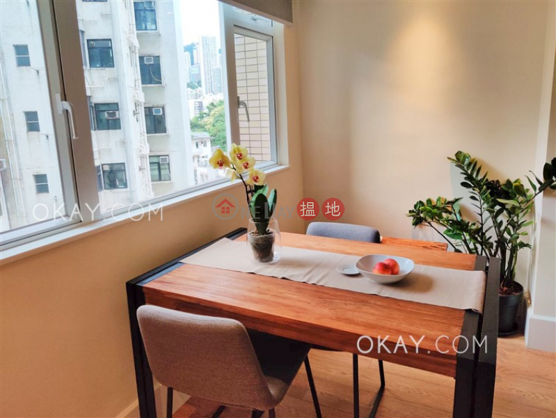 HK$ 32,000/ month Mandarin Court, Central District, Lovely 1 bedroom on high floor with rooftop | Rental