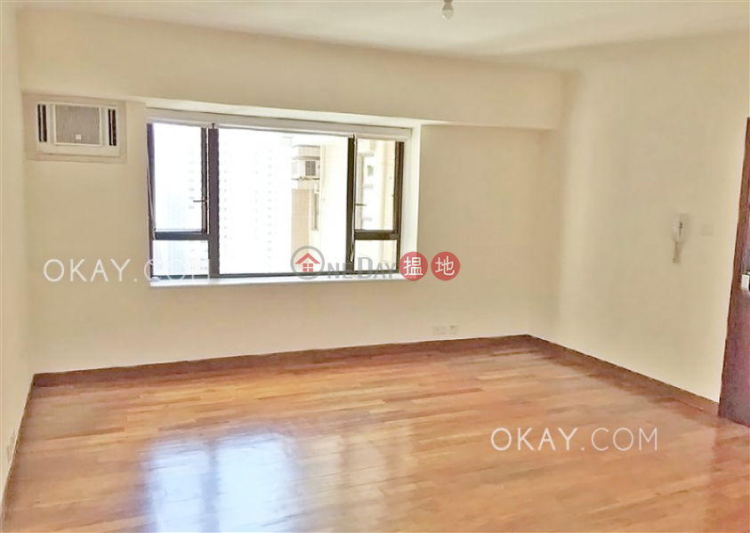 Nicely kept 3 bedroom on high floor | For Sale | Robinson Heights 樂信臺 Sales Listings