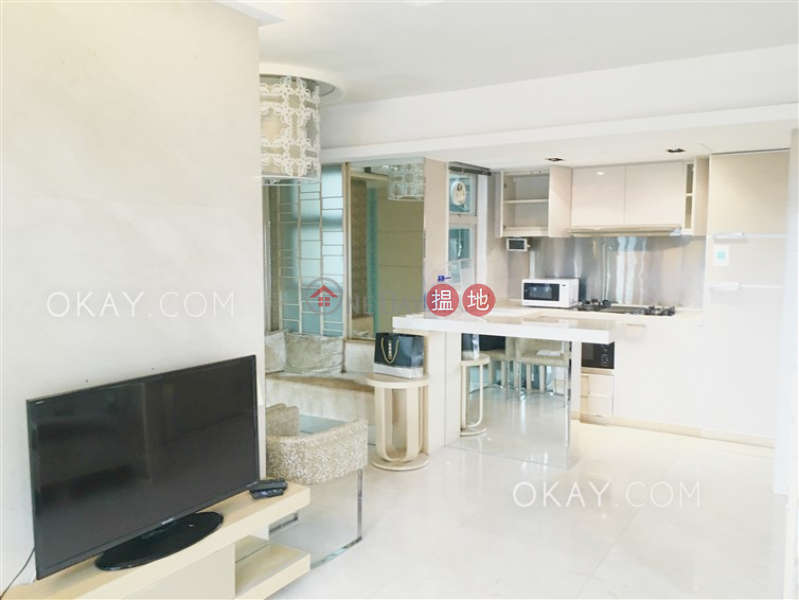Lovely 2 bedroom on high floor with balcony | Rental | Centre Place 匯賢居 Rental Listings