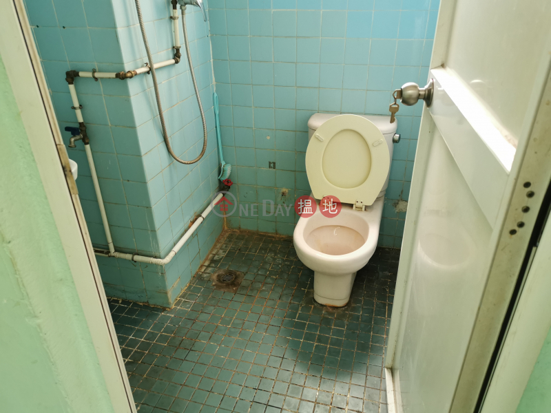 單邊多窗，獨立單位，內廁 | 8 Tsing Yeung Circle | Tuen Mun, Hong Kong | Rental, HK$ 8,500/ month