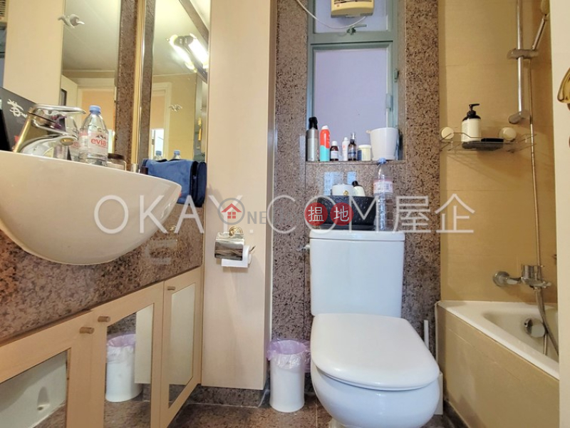 Cozy 2 bedroom in Sheung Wan | For Sale, Queen\'s Terrace 帝后華庭 Sales Listings | Western District (OKAY-S136603)