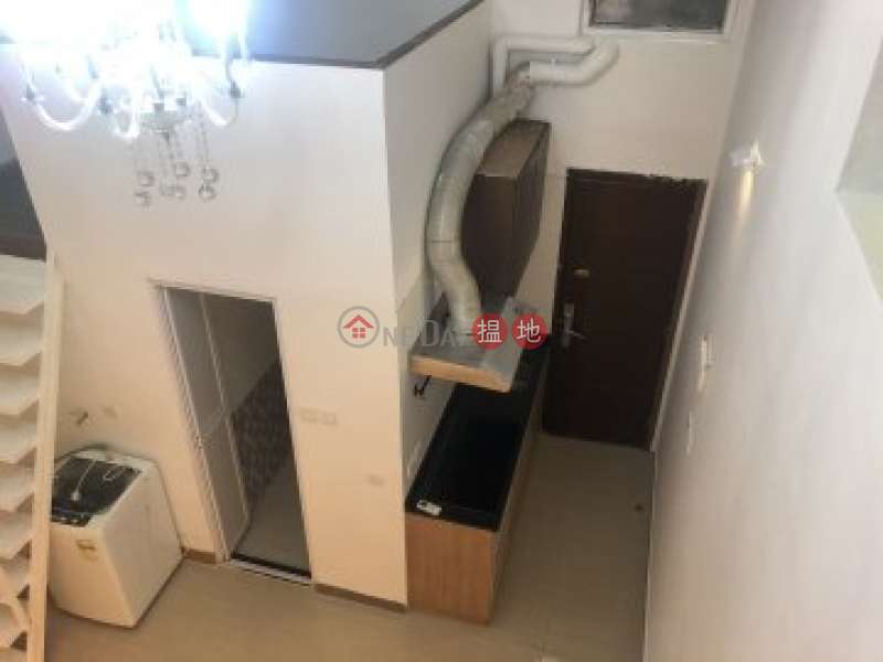 HK$ 9,900/ month 21 High Street | Western District | No agent fee, near mtr station