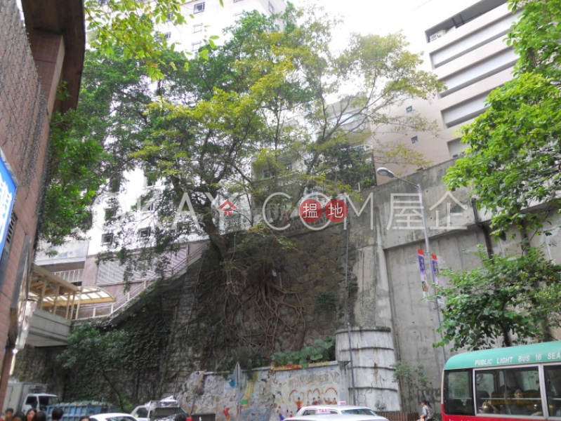 HK$ 45,000/ month | 49B-49C Robinson Road Western District Nicely kept 3 bedroom with balcony | Rental