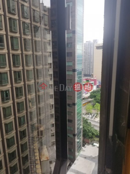 HK$ 30,700/ month Parkview Commercial Building, Wan Chai District, TEL: 98755238