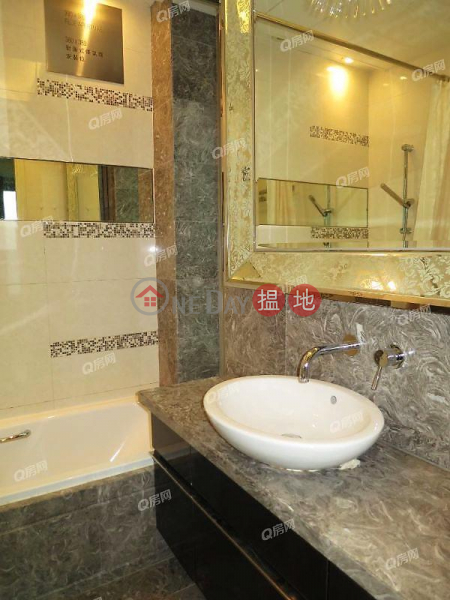 HK$ 50,000/ month Casa 880 | Eastern District Casa 880 | 3 bedroom Mid Floor Flat for Rent