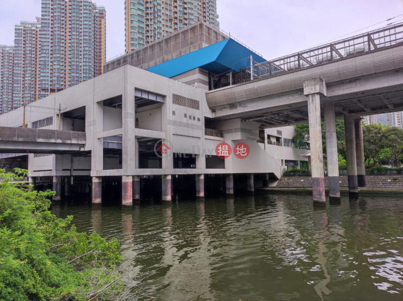 HK$ 9,000/ month | Mai Kei Industrial Building Tuen Mun | The nearest Tuen Mun West Rail Station is very crowded and the rental price is $9000.