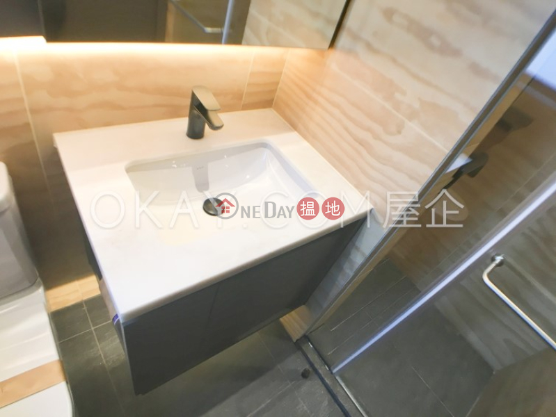 HK$ 32,000/ month, Artisan House, Western District Nicely kept 2 bedroom on high floor with balcony | Rental