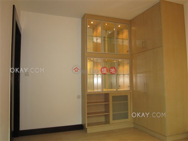 HK$ 40,000/ month | Hillsborough Court | Central District, Gorgeous 2 bedroom with parking | Rental