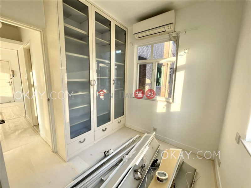 HK$ 26,000/ month, Tai Hang Terrace, Wan Chai District, Intimate 2 bedroom on high floor with parking | Rental
