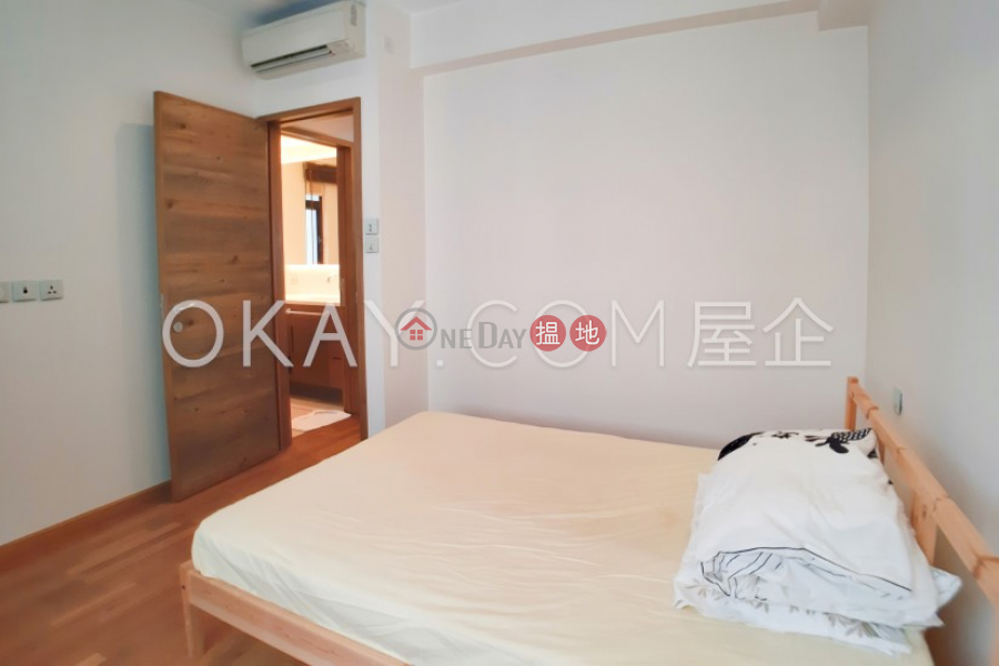 HK$ 35,000/ month | Caine Building, Western District Lovely 1 bedroom on high floor with rooftop | Rental