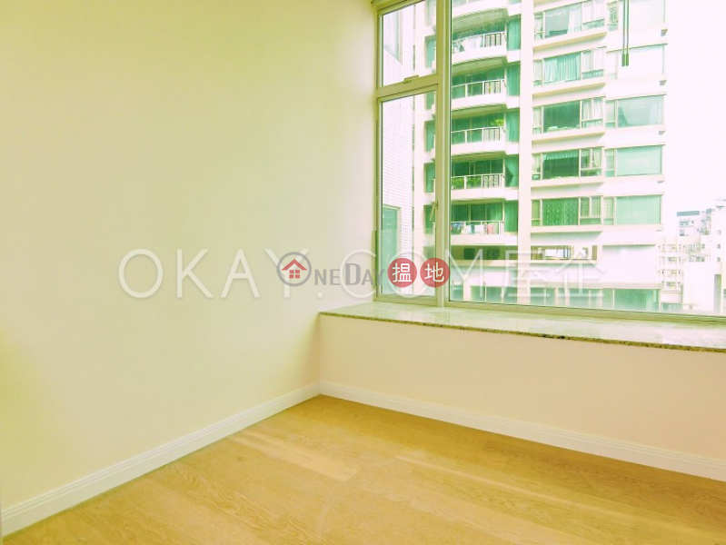 Lovely 3 bedroom on high floor with balcony | For Sale | 18 Conduit Road 干德道18號 Sales Listings