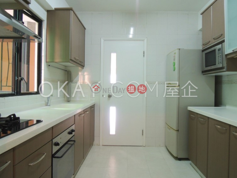 HK$ 58,000/ month | Yukon Court Western District, Lovely 3 bedroom with balcony & parking | Rental
