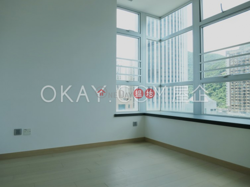 Charming 2 bedroom with balcony | Rental, J Residence 嘉薈軒 Rental Listings | Wan Chai District (OKAY-R85955)