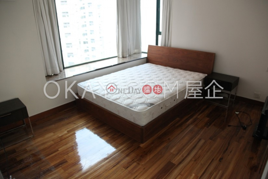 HK$ 39,000/ month Hillsborough Court Central District Gorgeous 2 bedroom with parking | Rental
