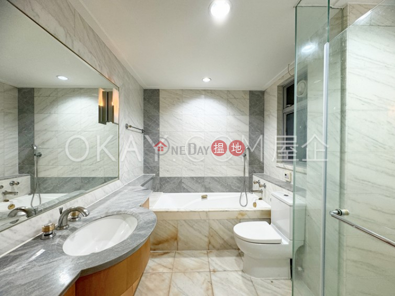 HK$ 30M, The Waterfront Phase 2 Tower 5 Yau Tsim Mong, Gorgeous 3 bedroom in Kowloon Station | For Sale