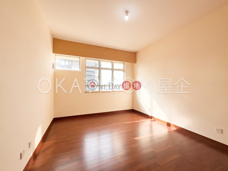 Charming 3 bedroom with balcony & parking | Rental | Aurora - Quarters 銀霞閣 Rental Listings