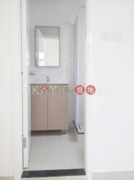 HK$ 26,000/ month, Hing Wah Mansion, Western District, Unique 2 bedroom on high floor | Rental