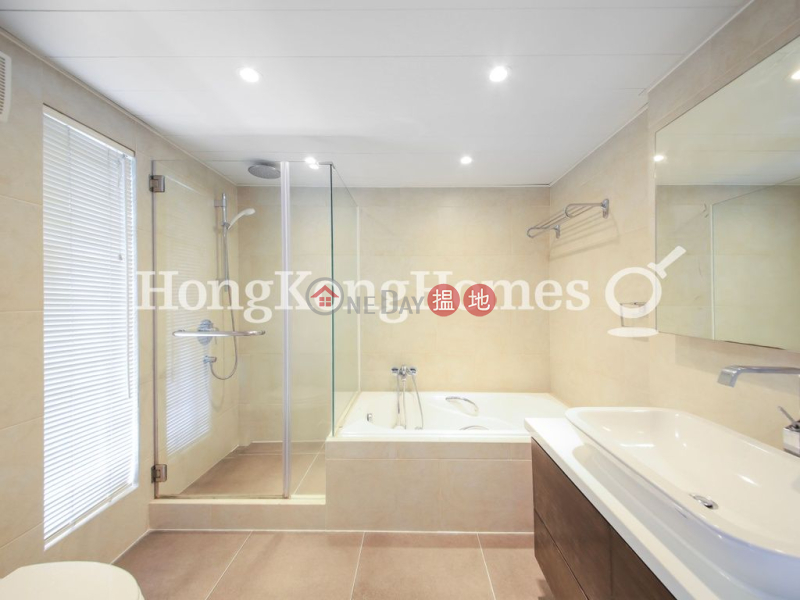 Property Search Hong Kong | OneDay | Residential | Rental Listings | 3 Bedroom Family Unit for Rent at Mang Kung Uk Village House