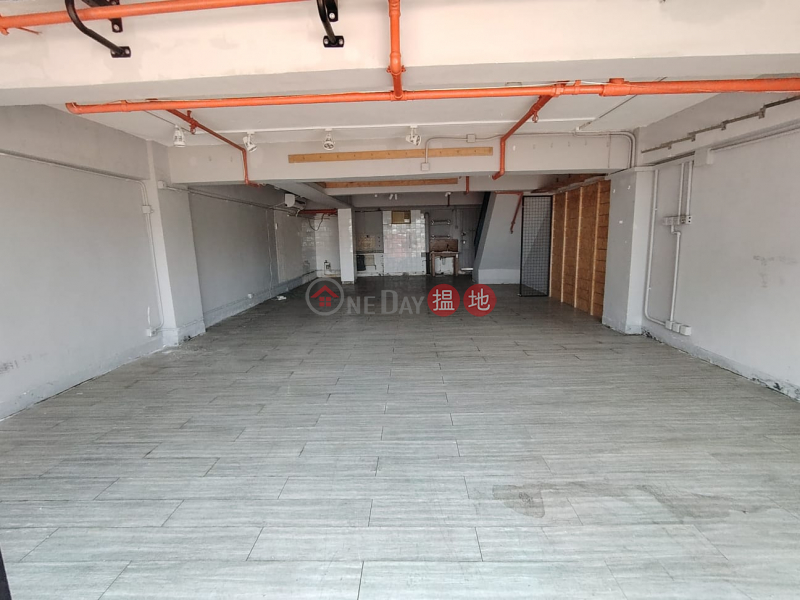 HK$ 20,000/ month | Silver Centre Building | Lantau Island, 安居工商 何生 連閣樓751呎 共1549呎