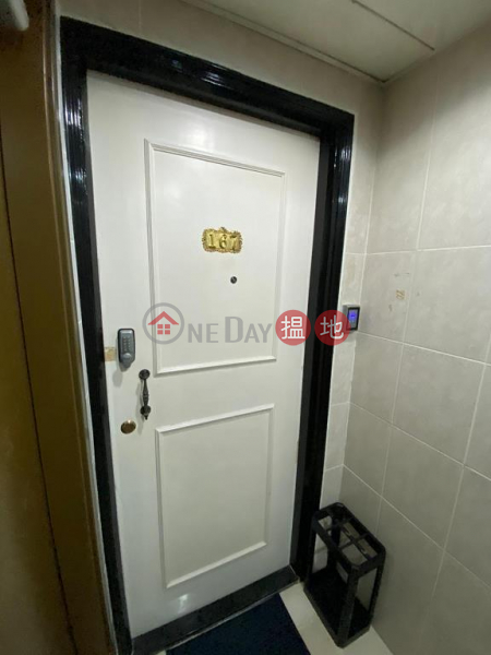 Property Search Hong Kong | OneDay | Residential Rental Listings, Flat for Rent in Yau Tak Building, Wan Chai