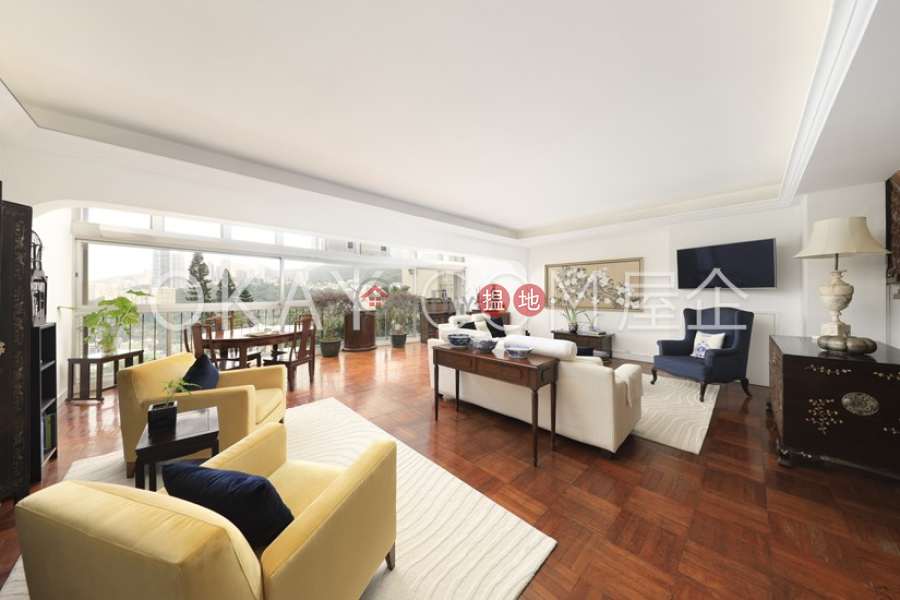 Luxurious 4 bedroom with parking | For Sale | Woodland Heights 怡園 Sales Listings