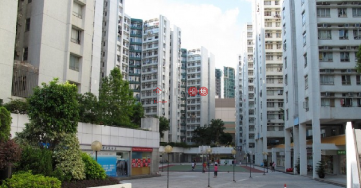 Property Search Hong Kong | OneDay | Residential | Sales Listings 3 Bedroom Family Flat for Sale in Whampoa Garden