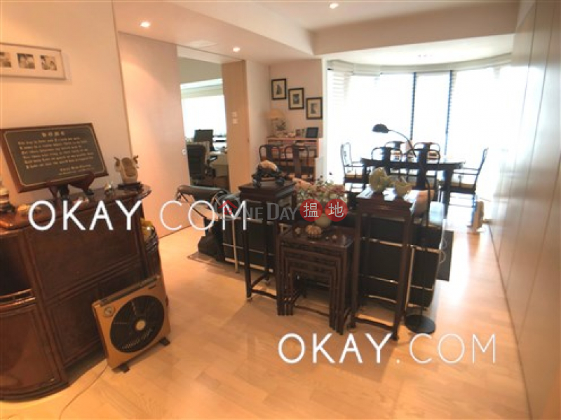 HK$ 38,000/ month | Hillsborough Court | Central District | Lovely 2 bedroom with parking | Rental