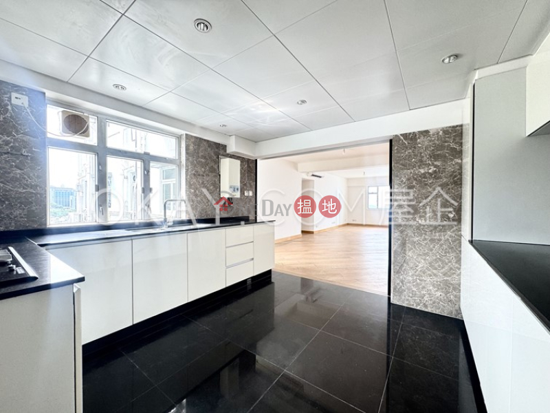 Efficient 4 bed on high floor with sea views & balcony | Rental | Vista Mount Davis 華亭閣 Rental Listings