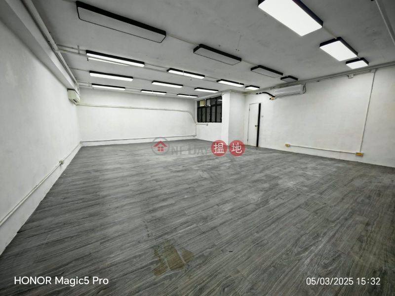 Wing Cheung Industrial Building | Middle, Industrial Rental Listings HK$ 22,000/ month