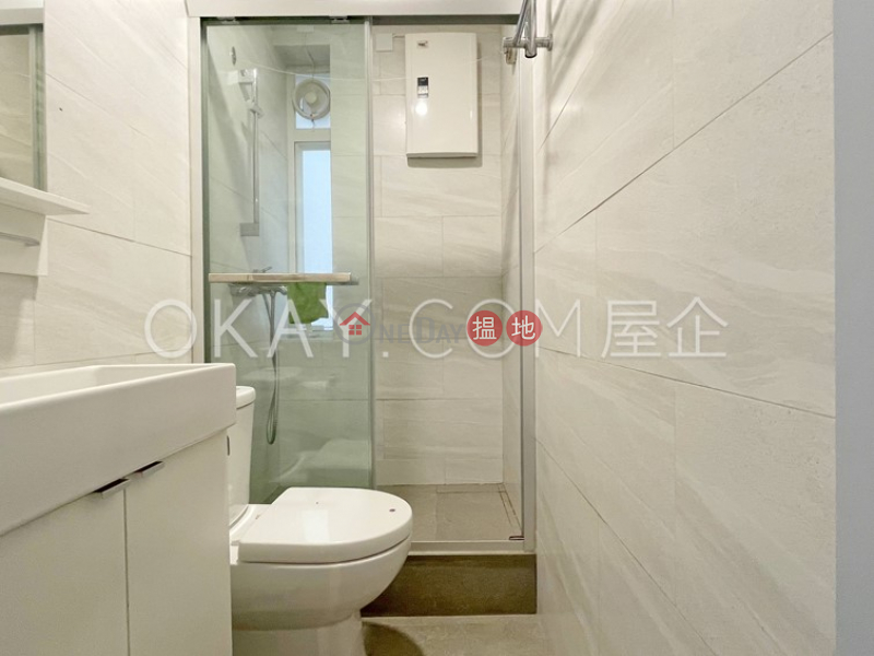 HK$ 1,280萬|平安大廈-西區-3房2廁,連租約發售平安大廈出售單位