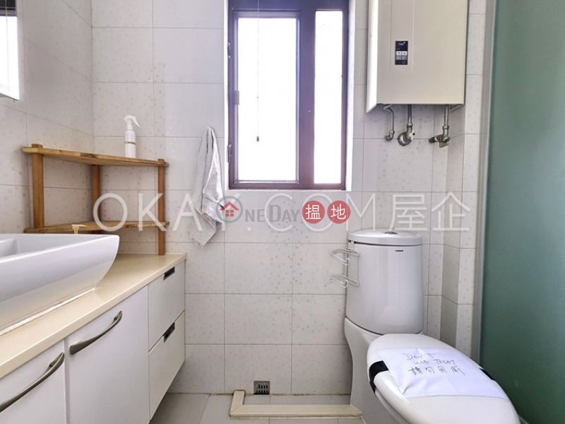 Rare 2 bedroom on high floor with rooftop | Rental | King Inn Mansion 景怡大廈 Rental Listings