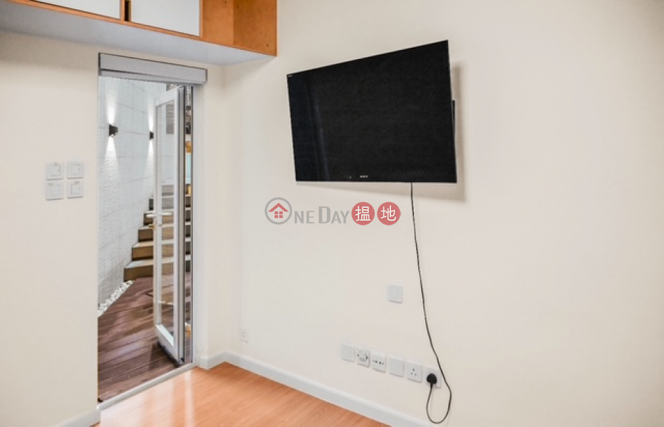 HK$ 650萬-衛城閣|西區|時尚一房單位，有靚天台，近自動扶手電梯，寧靜方便