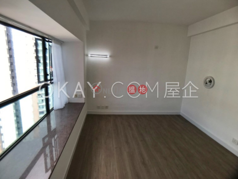 HK$ 22.6M | Primrose Court, Western District | Nicely kept 3 bedroom on high floor with sea views | For Sale