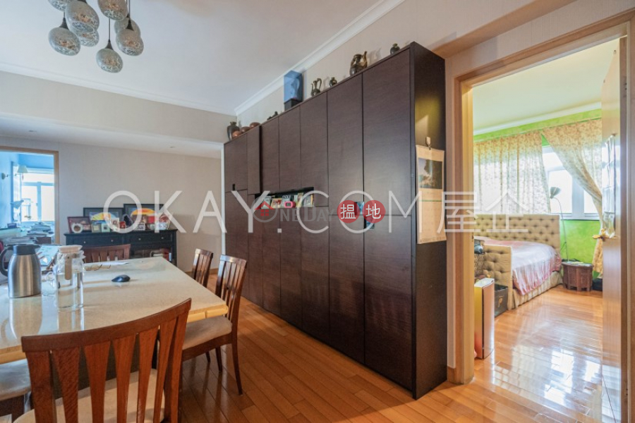 HK$ 33M Mirror Marina, Western District | Lovely 4 bedroom with balcony & parking | For Sale