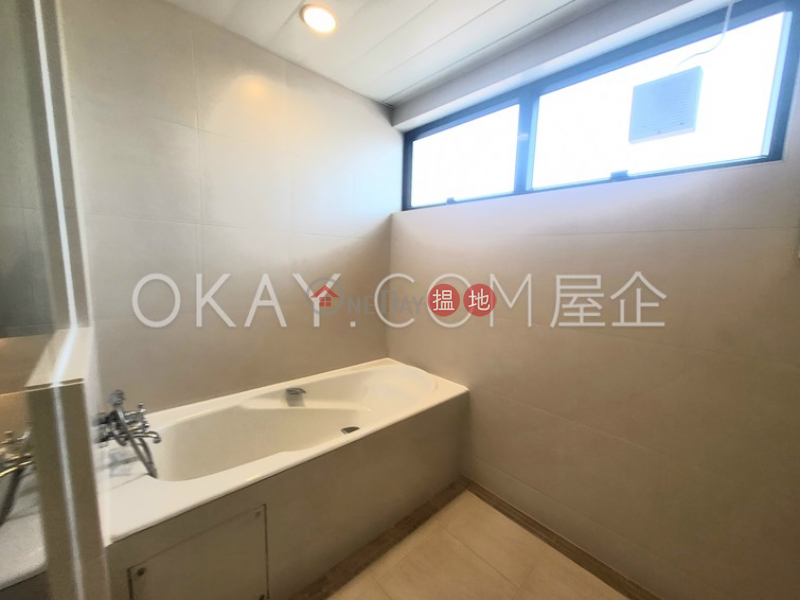 Lovely house with balcony & parking | Rental | Casa Del Sol 昭陽花園 Rental Listings