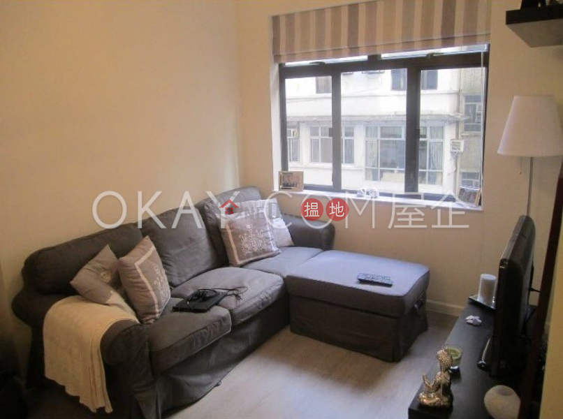 Generous 1 bedroom in Mid-levels West | For Sale | Hoi Ming Court 海明苑 Sales Listings