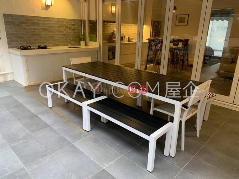 Nicely kept 3 bedroom with terrace & parking | For Sale | Grand Court 嘉蘭閣 Sales Listings