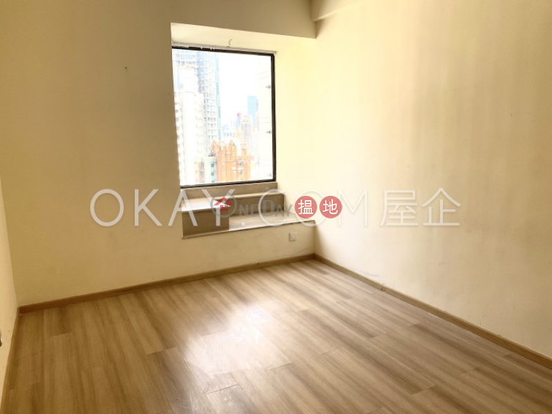 Gorgeous 3 bedroom with balcony & parking | Rental | Amber Garden 安碧苑 Rental Listings