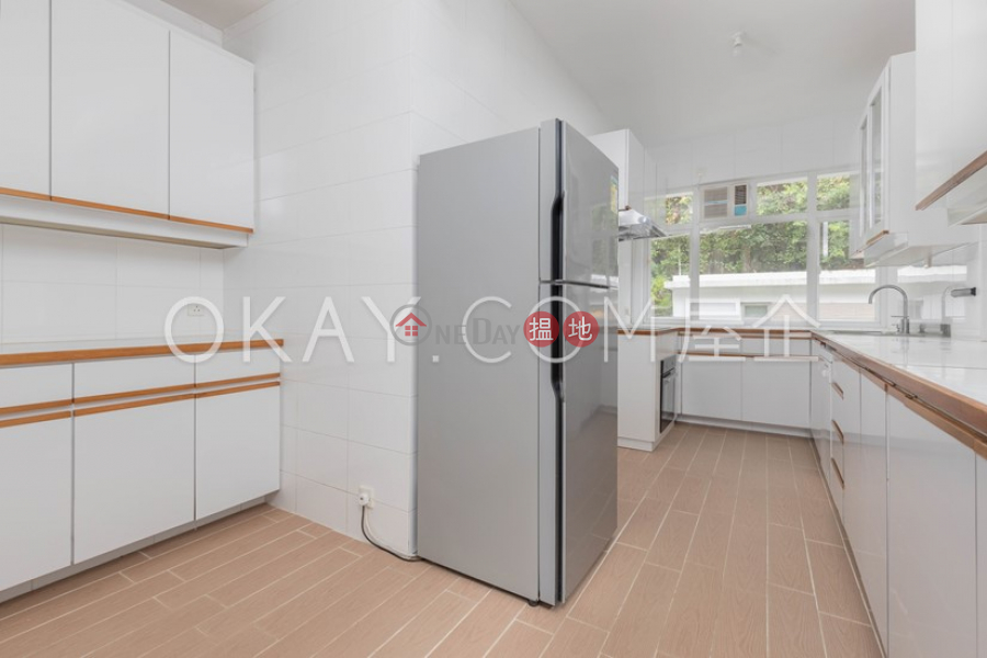 HK$ 102,000/ month | Villa Martini Block 3, Southern District, Efficient 3 bedroom with terrace & parking | Rental