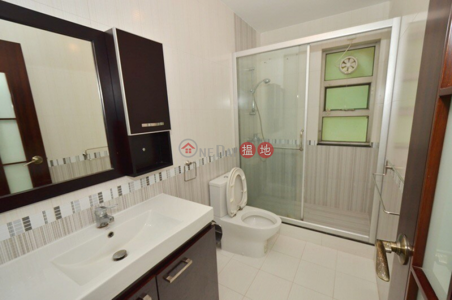 HK$ 32,000/ month | Sheung Yeung Village House | Sai Kung | Upper Duplex in Clearwater Bay