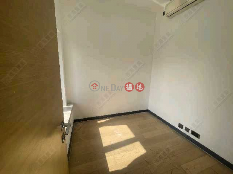 HK$ 28,000/ month | Harbour Pinnacle Yau Tsim Mong | 1-Bedroom Apartment with an Open Victoria Harbour View