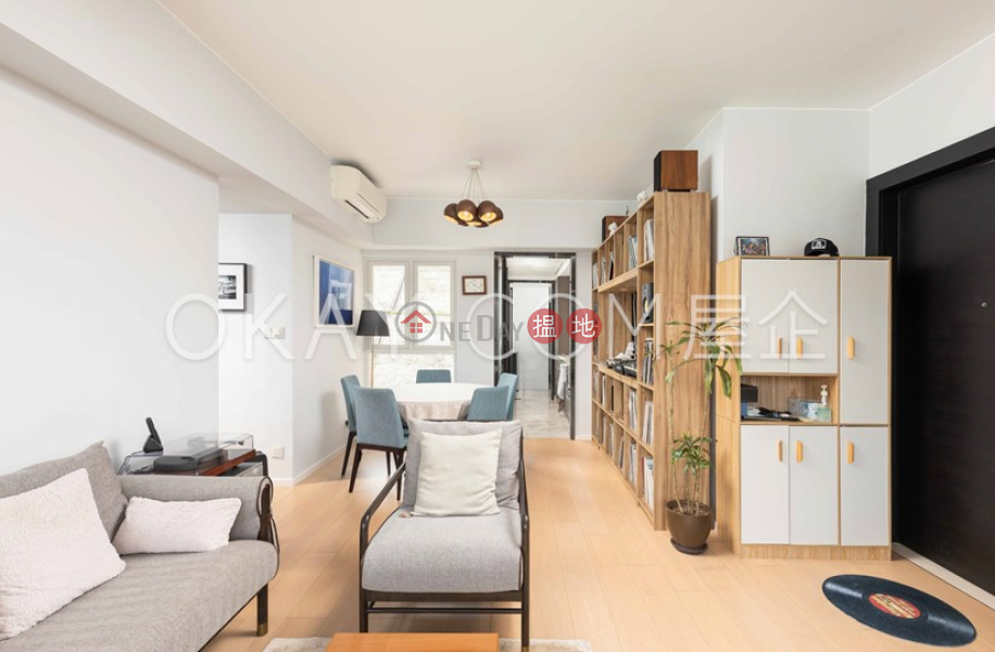 HK$ 23M | Redhill Peninsula Phase 1 Southern District | Elegant 2 bedroom with sea views & balcony | For Sale